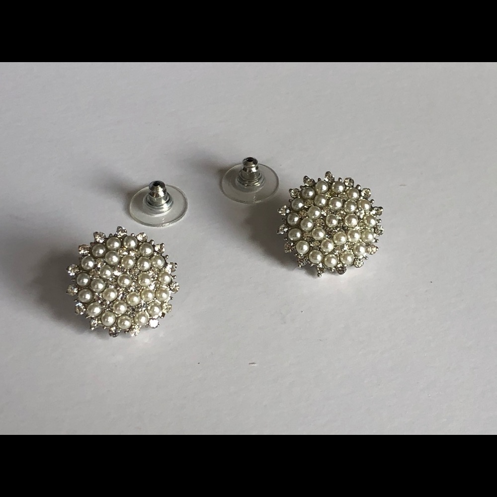Pearl Rhinestone Silver Tone Jewelry Set - Picture 10 of 13